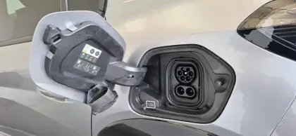 Photo 12 Peugeot 208  Electrique 50 kWh 136ch