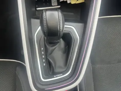 Photo 27 Renault Clio  E-Tech 140 - 21