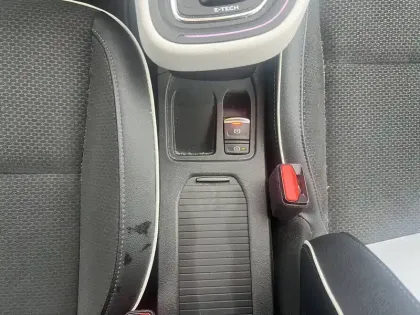 Photo 26 Renault Clio  E-Tech 140 - 21