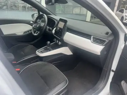 Photo 11 Renault Clio  E-Tech 140 - 21