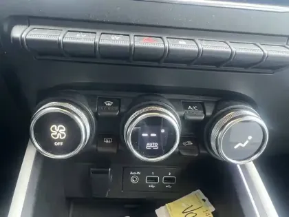 Photo 28 Renault Clio  E-Tech 140 - 21