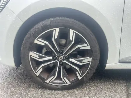 Photo 10 Renault Clio  E-Tech 140 - 21