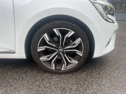 Photo 13 Renault Clio  E-Tech 140 - 21