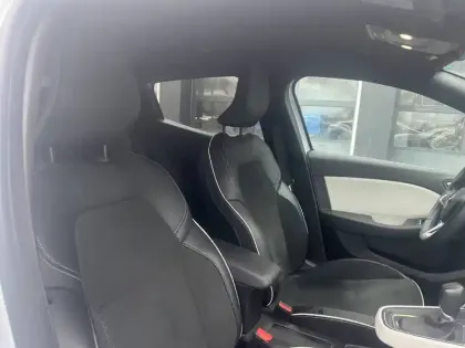 Photo 16 Renault Clio  E-Tech 140 - 21