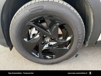 Photo 8 Alfa Romeo Junior  1.2 Ibrida 145 ch eDCT6