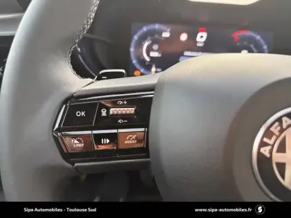 Photo 23 Alfa Romeo Junior  1.2 Ibrida 145 ch eDCT6