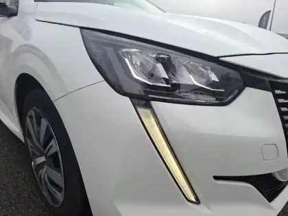 Photo 13 Peugeot 208  BlueHDi 100ch S&S BVM5