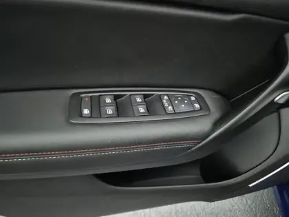 Photo 24 Renault Megane Mégane IV Berline E-TECH Plug-In Hybride 160