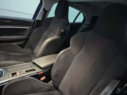 Photo 8 Renault Megane Mégane IV Berline E-TECH Plug-In Hybride 160