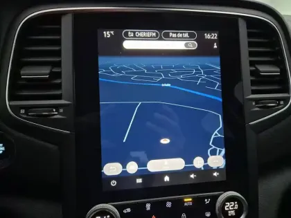 Photo 17 Renault Megane Mégane IV Berline E-TECH Plug-In Hybride 160