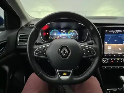 Photo 15 Renault Megane Mégane IV Berline E-TECH Plug-In Hybride 160