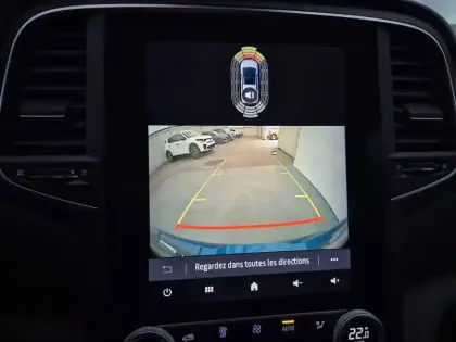 Photo 19 Renault Megane Mégane IV Berline E-TECH Plug-In Hybride 160