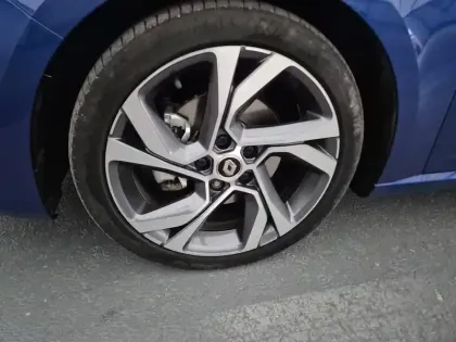 Photo 10 Renault Megane Mégane IV Berline E-TECH Plug-In Hybride 160