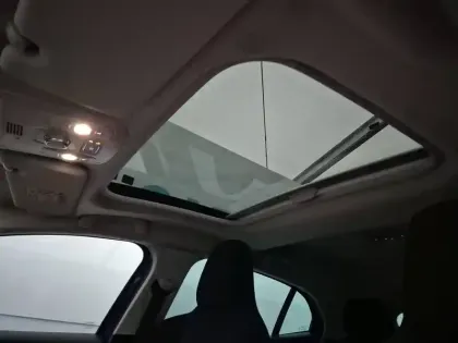 Photo 20 Renault Megane Mégane IV Berline E-TECH Plug-In Hybride 160