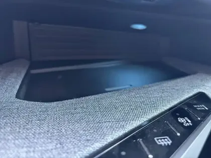 Photo 28 Peugeot 5008  Hybrid 145 e-DCS6