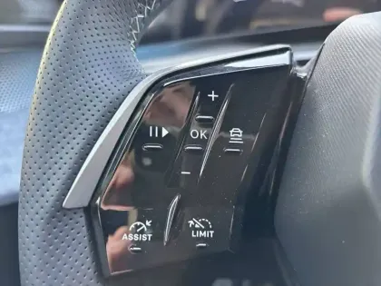 Photo 24 Peugeot 5008  Hybrid 145 e-DCS6