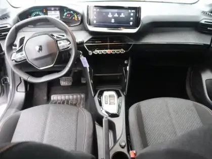 Photo 7 Peugeot 208  Hybrid 100 e-DCS6