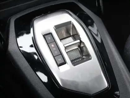 Photo 12 Peugeot 208  Hybrid 100 e-DCS6