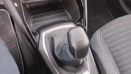 Photo 20 Peugeot 208  PureTech 75 S&S BVM5