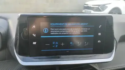 Photo 10 Peugeot 208  PureTech 75 S&S BVM5