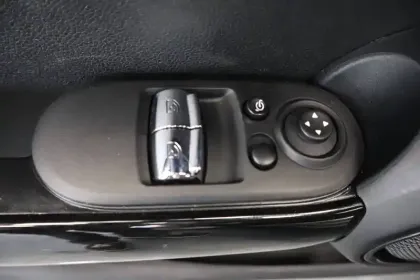 Photo 27 Mini Mini Hatch 3 Portes Cooper SE 184 ch