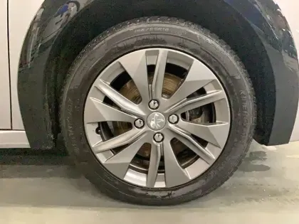 Photo 18 Peugeot 208  Electrique 50 kWh 136ch