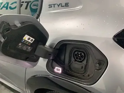 Photo 22 Peugeot 208  Electrique 50 kWh 136ch