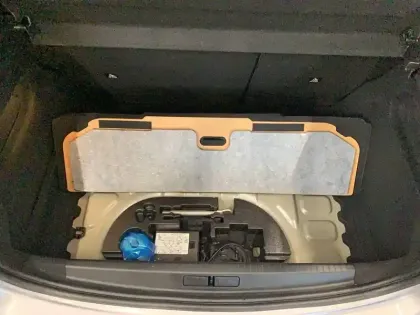Photo 44 Peugeot 208  Electrique 50 kWh 136ch