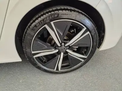 Photo 10 Peugeot 308  PureTech 130ch S&S EAT8