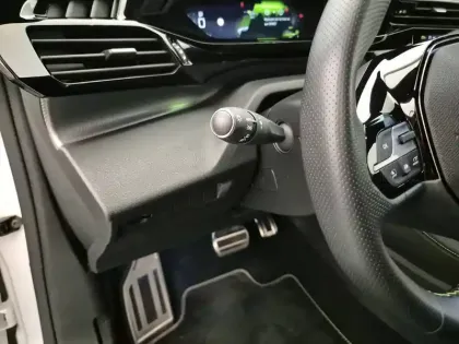 Photo 21 Peugeot 308  PureTech 130ch S&S EAT8