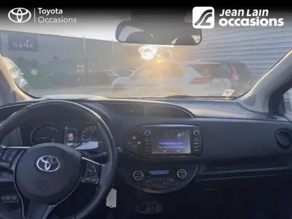 Photo 17 Toyota Yaris  Hybride 100h