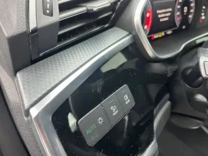 Photo 27 Audi Q3  35 TDI 150 ch S tronic 7