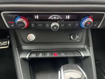 Photo 59 Audi Q3  35 TDI 150 ch S tronic 7