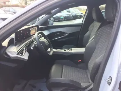 Photo 15 Peugeot 5008  Hybrid 145 e-DCS6