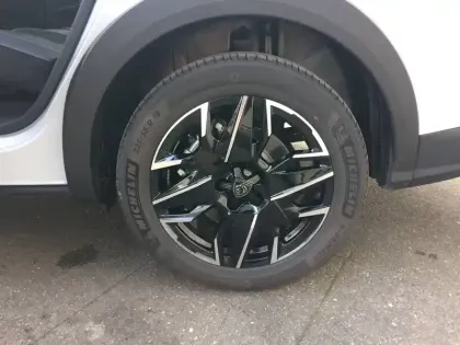 Photo 12 Peugeot 5008  Hybrid 145 e-DCS6