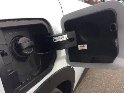 Photo 23 Peugeot 5008  Hybrid 145 e-DCS6