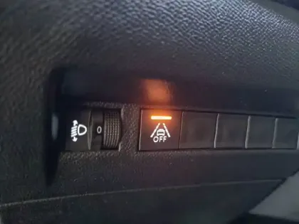 Photo 29 Peugeot 2008  PureTech 130 S&S BVM6