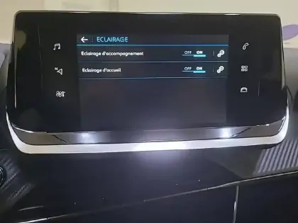 Photo 22 Peugeot 2008  PureTech 130 S&S BVM6