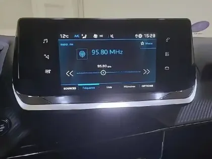 Photo 18 Peugeot 2008  PureTech 130 S&S BVM6