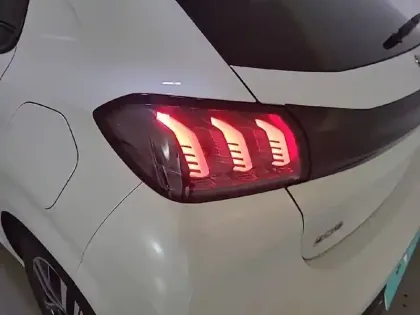 Photo 16 Peugeot 208  PureTech 100 S&S BVM6