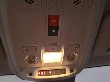 Photo 54 Peugeot 208  PureTech 100 S&S BVM6