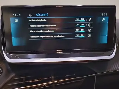 Photo 58 Peugeot 208  PureTech 100 S&S BVM6