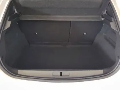 Photo 37 Peugeot 208  PureTech 100 S&S BVM6