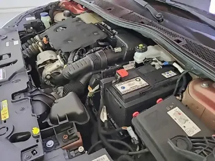 Photo 14 Peugeot 208  BlueHDi 100 S&S BVM6