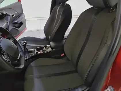 Photo 10 Peugeot 208  BlueHDi 100 S&S BVM6