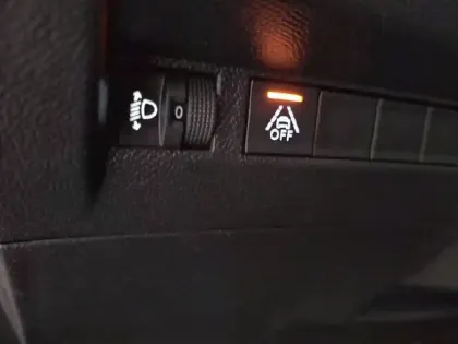 Photo 29 Peugeot 208  BlueHDi 100 S&S BVM6