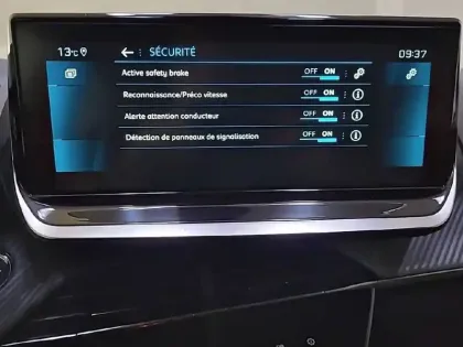 Photo 21 Peugeot 208  BlueHDi 100 S&S BVM6