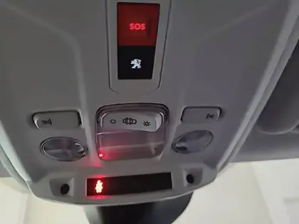 Photo 25 Peugeot 208  BlueHDi 100 S&S BVM6