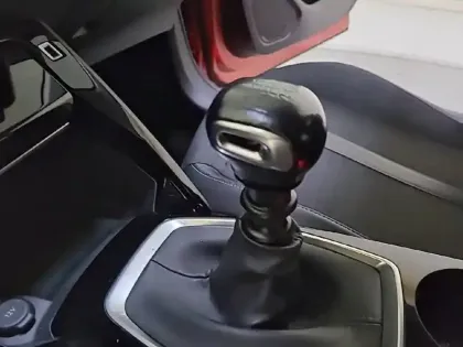 Photo 13 Peugeot 208  BlueHDi 100 S&S BVM6