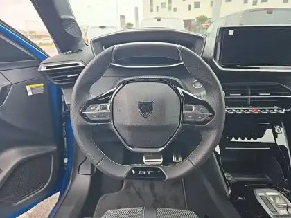 Photo 8 Peugeot 208  Hybrid 145 e-DCS6